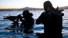 Μυστική επιχείρηση των ΗΠΑ στο Ορμούζ: Οι Navy SEALs εξουδετέρωναν επί τέσσερις μήνες ιρανικές νάρκες 