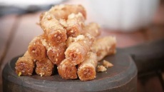 Τα σιροπιαστά που ολοκληρώνουν το τραπέζι μετά τον μπακαλιάρο της 25ης Μαρτίου