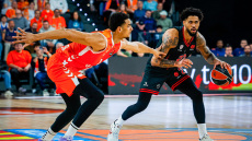 Βαλένθια - Ολυμπιακός 85-84: Έχασαν τη νίκη μέσα από τα χέρια τους οι Πειραιώτες 