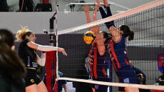 Volley League γυναικών: Άνετη νίκη του Πανιωνίου 3-0 την ΑΕΚ και έκανε το πρώτο βήμα για την πρόκριση στα ημιτελικά, βίντεο 