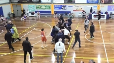 Εκτεταμένη σύρραξη στο παρκέ μετά από αγώνα Α1 μπάσκετ γυναικών, δείτε βίντεο