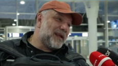 Γρηγόρης Αρναούτογλου: Θα ήθελα να πάρω ένα τηλέφωνο τη μαμά μου να ακούσω τη φωνή της
