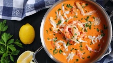 Μπισκ: Τι είναι, πώς γίνεται και γιατί έχει τέτοια βαθιά νοστιμιά