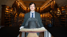 «Ένα αληθινό θαύμα»: Πώς χάθηκε και ξαναβρέθηκε το καπέλο που φορούσε ο Ναπολέων στην εξορία του