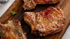 Πασχαλινό μενού της ευκολίας στο air fryer: 5 συνταγές με ελάχιστο λάδι και πολλή γεύση