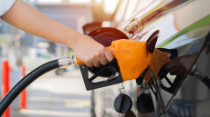 Fuel Pass: Τα πέντε βήματα για να πάρουν την ενίσχυση οι δικαιούχοι, τα εισοδηματικά κριτήρια και η επιδότηση ανά περιοχή