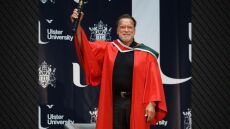 Ο Άρνολντ Σβαρτσενέγκερ τιμήθηκε σε πανεπιστήμιο της Βόρειας Ιρλανδίας για την καριέρα και την προσφορά του στον πολιτισμό