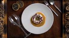 Dessert Wise: Στo πρώτο εστιατόριο για επιδόρπια στην Αθήνα για σορμπέ πιπεριάς και γλυκό με αυγοτάραχο