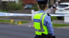 Ιρλανδία: Ένοπλοι απείλησαν διανομέα και τον ανάγκασαν να οδηγήσει ΙΧ με βόμβα έξω από αστυνομικό τμήμα