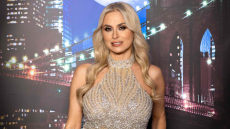 Ζωή Κρονάκη για τον σύζυγό της: Τον γνώρισα σε ένα μαγαζί από προξενιό για άλλη γυναίκα, του έδωσα τηλέφωνο με λάθος νούμερο