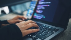 Χάκερ που συνδέονται με τη Βόρεια Κορέα στοχοποίησαν λογισμικό χιλιάδων αμερικανικών εταιρειών με πιθανό στόχο κρυπτονομίσματα