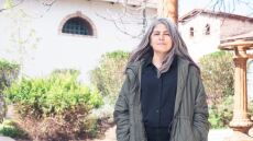 Σέλβα Αλμάδα: «Στην εφηβεία με τις φίλες μου φοβόμασταν ότι θα μας σκοτώσουν στον ύπνο μας»