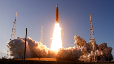 Artemis II: Ξεκίνησε η ιστορική αποστολή προς τη Σελήνη, οι κρίσιμες δοκιμές της α' φάσης και το αναπάντεχο πρόβλημα στην τουαλέτα