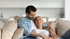 Τι κρατά ένα ζευγάρι μαζί; Η απλή συνήθεια που κάνει τη διαφορά
