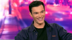 Νίκος Κοσώνας: Περίμενα να δυσκολευτούν οι γονείς μου όταν με είδαν γυμνό στο θέατρο
