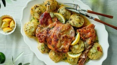 Κατσικάκι με αγκινάρες και μάραθο