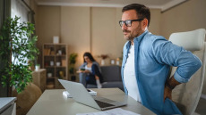 Πώς θα αντιμετωπίσετε τον ξαφνικό πόνο σε μέση, αυχένα και αρθρώσεις
