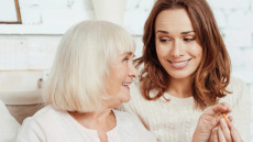 Placebo: Εικονικό συμπλήρωμα «ξυπνά» μυαλό και σώμα μετά τα 60 μέσα σε 3 εβδομάδες
