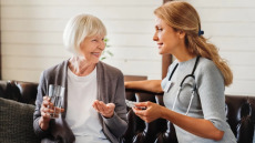 Βιταμίνη D: Μειώνει έως 50% τον κίνδυνο άνοιας – Τι δείχνει νέα μελέτη
