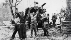 Πόλεμος της Κορέας: Πώς ξεκίνησε - Έπρεπε η Ελλάδα να πάρει μέρος; Η απίστευτη ιστορία του Ακριβού Τσολάκη