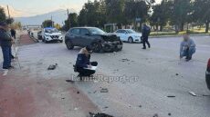 Στο νοσοκομείο παππούς και εγγονός μετά από τροχαίο σε διασταύρωση στη Λαμία, δείτε βίντεο και φωτογραφίες