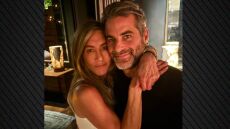 Η Τζένιφερ Άνιστον φωτογραφήθηκε αγκαλιά με τον σύντροφό της Τζιμ Κέρτις