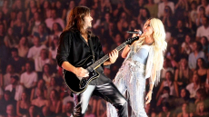 Ο κιθαρίστας Κάρλος Πέρεζ ανακοίνωσε το τέλος της συνεργασίας του με την Άννα Βίσση ύστερα από 11 χρόνια