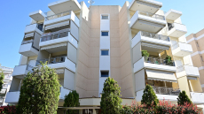 Γυναίκα στο Μαρούσι έπεσε από τον 4ο, προσγειώθηκε στον 3ο, ανέβηκε και ξαναέπεσε - Συνελήφθη ο σύζυγός της