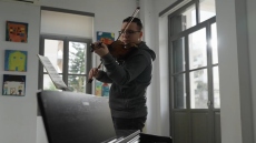 Η συγκινητική ιστορία του 17χρονου Θωμά που κατάφερε να «φωτίσει» μέσα από το κοινωνικό έργο της «Αποστολής»