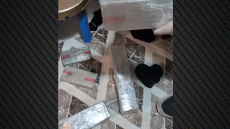 Συνελήφθη από το ελληνικό FBI 34χρονος στον Πειραιά με 8,8 κιλά ηρωίνης, έκανε την διακίνηση με ταξί
