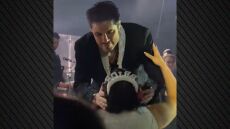 Το φιλί του Νίκου Οικονομόπουλου σε νύφη που έκανε bachelorette, δείτε βίντεο