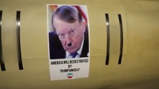 Νέους εκτοξευτές πυραύλων με μηνύματα για τον «Χίτλερ» Τραμπ παρουσιάζουν οι Φρουροί της Επανάστασης, δείτε βίντεο