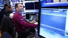 Ράλι στα χρηματιστήρια με άλμα 5% στην Αθήνα μετά την εκεχειρία ΗΠΑ–Ιράν, βουτιά στις τιμές πετρελαίου και φυσικού αερίου