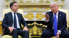 Δανός δημοσιογράφος ντρόπιασε τον Ρούτε: Πού είναι ο αυτοσεβασμός σου όταν κάθεσαι αμίλητος δίπλα στον Τραμπ που λέει θα κατακτήσει την Γροιλανδία;