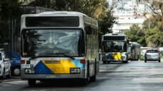 Εντοπίστηκε 12χρονη μόνη της σε λεωφορείο στη Βούλα, κατήγγειλε ενδοοικογενειακή βία
