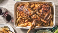 Πασχαλινό ημερολόγιο 2026: Στρώνουμε το τραπέζι της Λαμπρής
