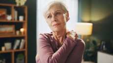 Στην εμμηνόπαυση η υγεία της καρδιάς συνδέεται με τον κίνδυνο καταγμάτων
