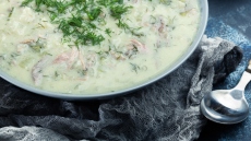 Στα ύψη η ζήτηση για μαγειρίτσα στη Θεσσαλονίκη: Φεύγει… πακέτο μέχρι και στο εξωτερικό