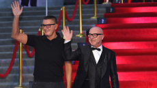 Dolce χωρίς Gabbana: Πώς έφτασε να χρωστάει μισό δισ. ευρώ ο διάσημος οίκος και τι σημαίνει η αποχώρηση του Stefano Gabbana