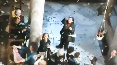 Πρώτη Ανάσταση στην Κωνσταντινούπολη: Κατανυκτική ατμόσφαιρα στον Ιερό Ναό της Αγίας Τριάδας, δείτε βίντεο
