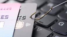 Phishing: Τα «έξυπνα» μηνύματα που αδειάζουν λογαριασμούς, τι πρέπει να προσέχουν οι πολίτες