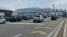 Μεγάλη κίνηση στην γέφυρα του Ρίου-Αντιρρίου, κλειστή η πορθμειακή γραμμή λόγω ισχυρών ανέμων
