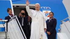 «Δεν φοβάμαι την κυβέρνηση Τραμπ», δηλώνει ο πάπας Λέων μετά την επίθεση του Αμερικανού προέδρου