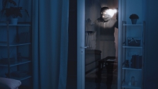 Λάρισα: Ατζαμής διαρρήκτης ξέχασε το τσαντάκι του στη βεράντα και ταυτοποιήθηκε από την Αστυνομία