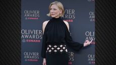 Η Κέιτ Μπλάνσετ ύψωσε το μεσαίο της δάχτυλο σε φωτογράφο στο κόκκινο χαλί των βραβείων Ολιβιέ