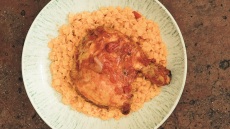 Κοκκινιστός κόκορας με χυλοπίτες της ταβέρνας Κληματαριά στη Βυτίνα