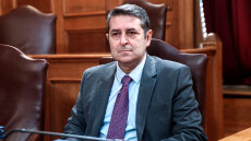 Διασωληνωμένος στη ΜΕΘ με ρήξη ανευρύσματος στον εγκέφαλο ο Γιώργος Μυλωνάκης
