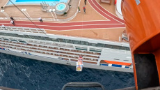 Εντυπωσιακό βίντεο από αεροδιακομιδή ασθενούς με Super Puma από κρουαζιερόπλοιο ανοικτά της Λήμνου 
