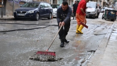 Λύθηκε το μυστήριο με το «υγρό τσιμέντο» στην Κυψέλη: Είναι ειδικός αφρός με χημικά, εξηγεί η εταιρεία του Μετρό