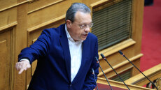 Φάμελλος: «Παραιτηθείτε για να ανασάνει η χώρα» – Ζητά πρόταση δυσπιστίας και αποπομπή Λαζαρίδη
